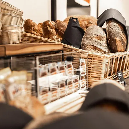 Altein Arosa, A Faern Collection Hotell 4*